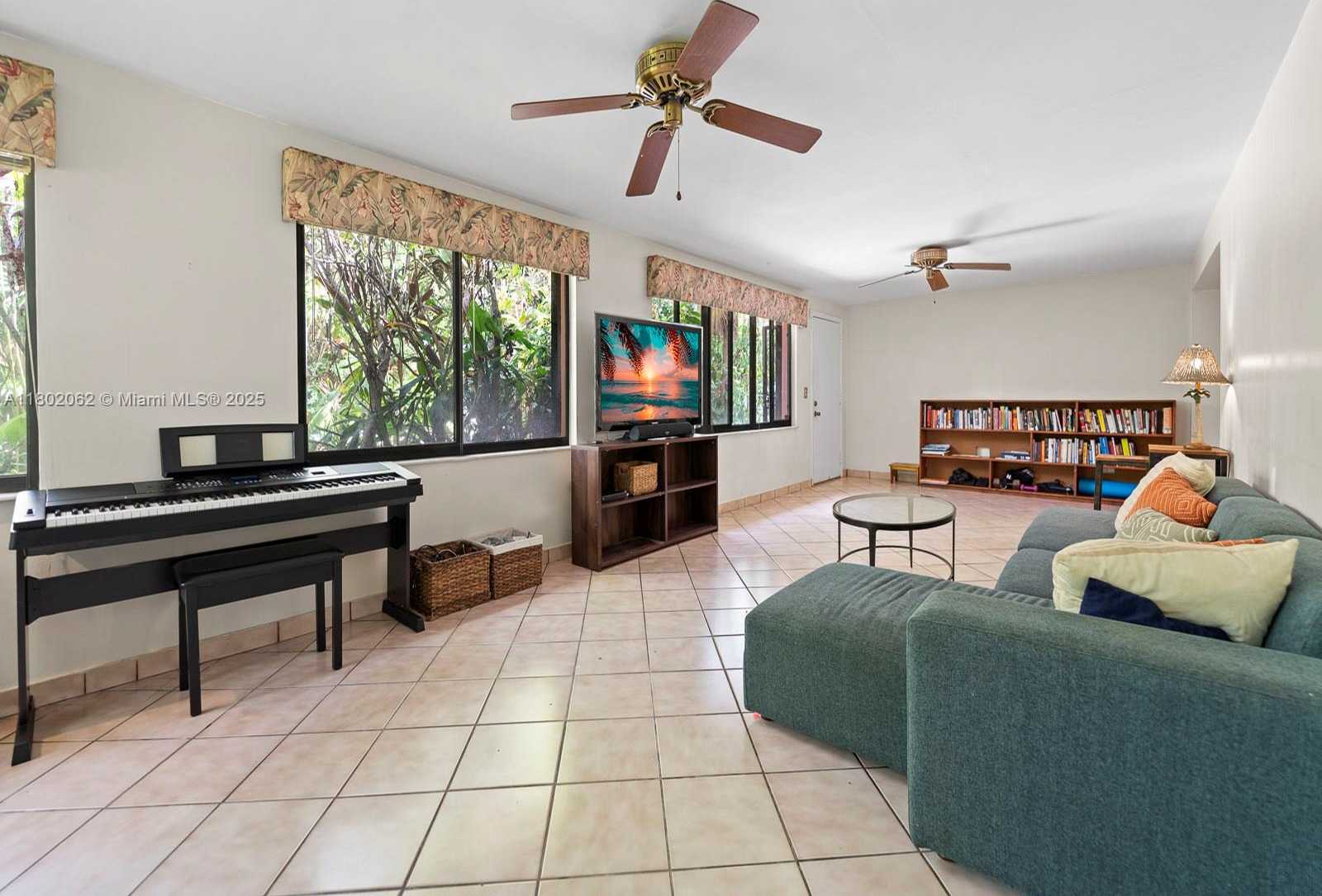 Small Image of 18710 BELMONT DR, Cutler Bay Number 19