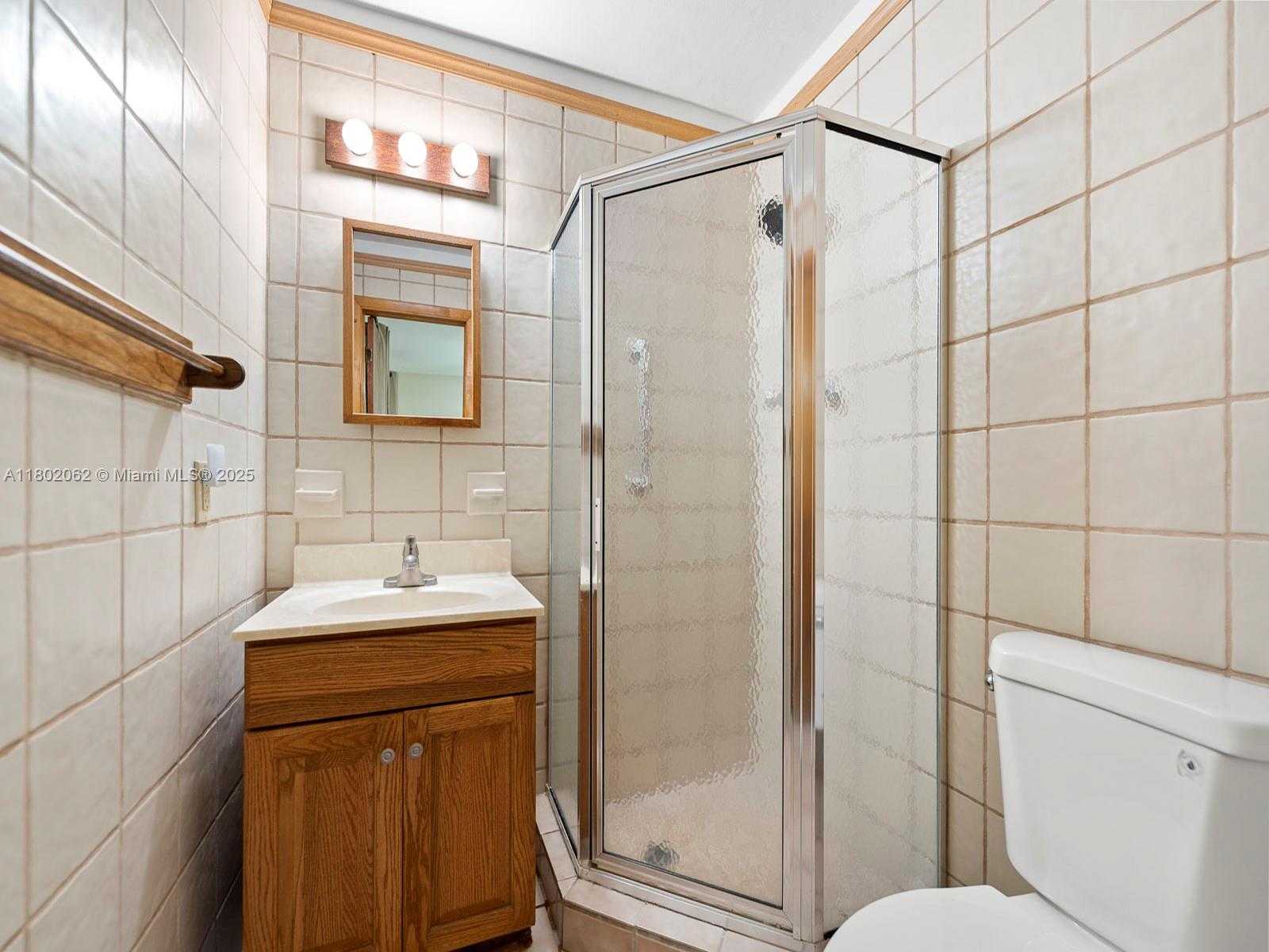 Small Image of 18710 BELMONT DR, Cutler Bay Number 22