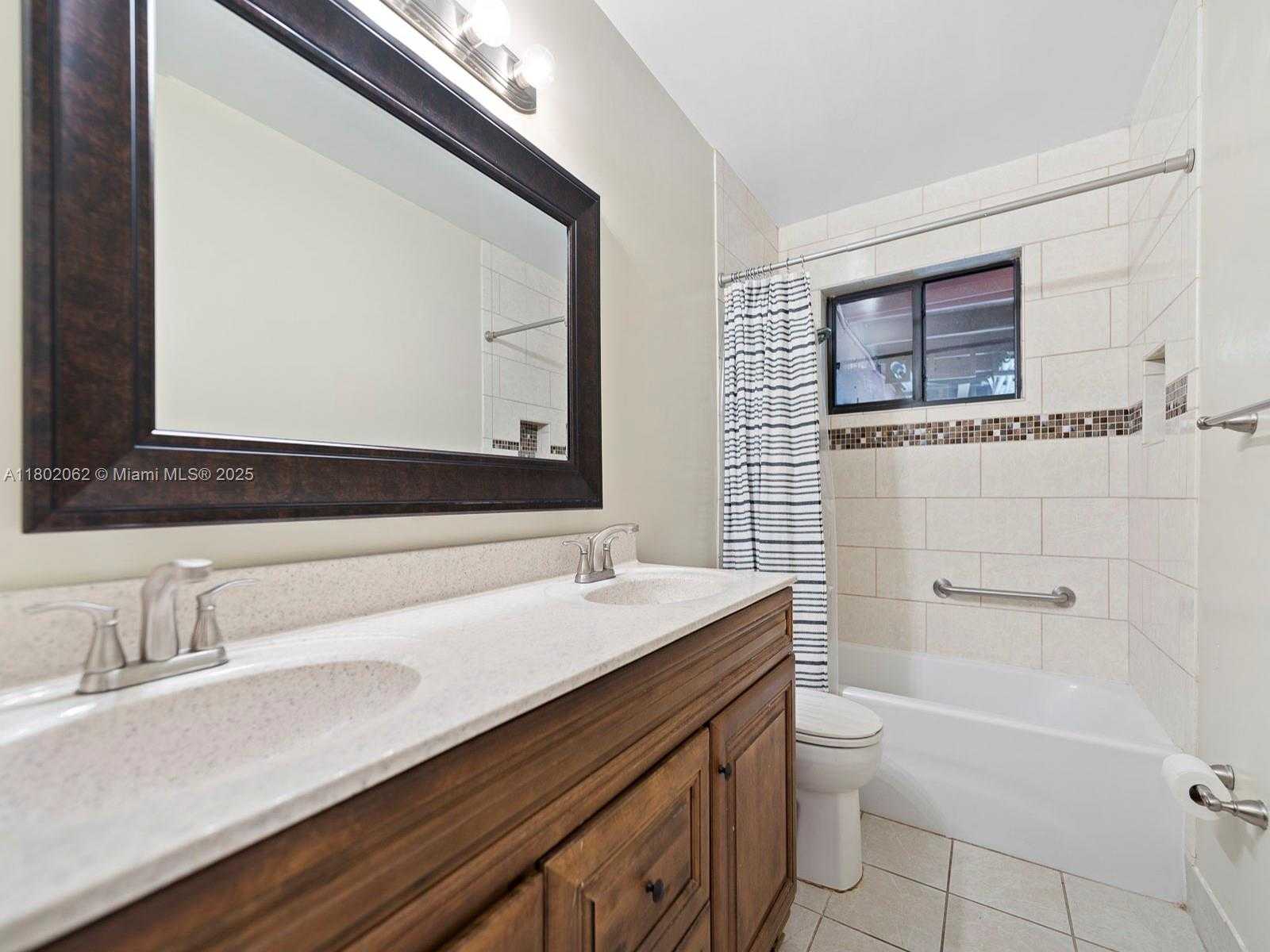Small Image of 18710 BELMONT DR, Cutler Bay Number 25