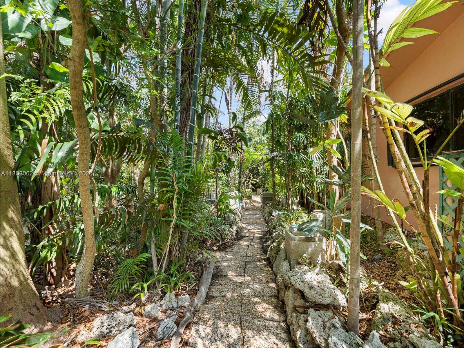 Small Image of 18710 BELMONT DR, Cutler Bay Number 31