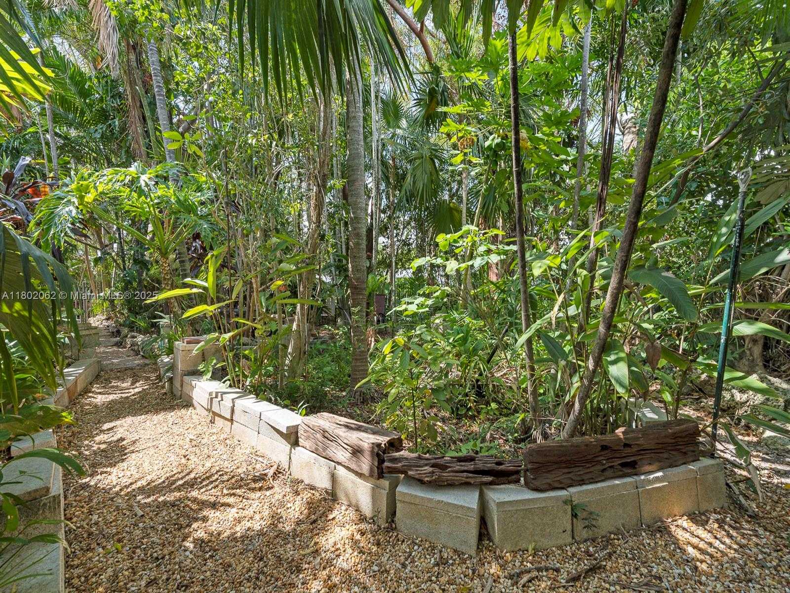 Small Image of 18710 BELMONT DR, Cutler Bay Number 32
