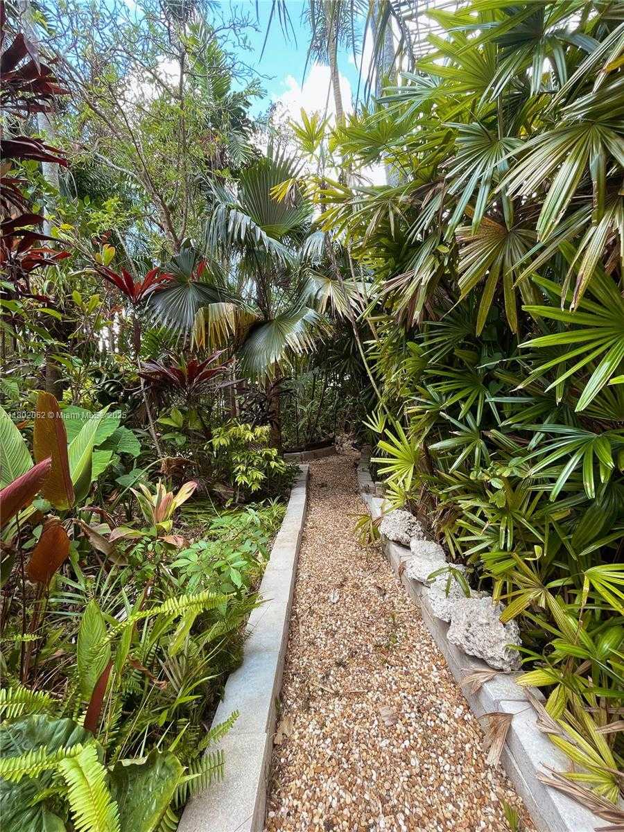 Small Image of 18710 BELMONT DR, Cutler Bay Number 34