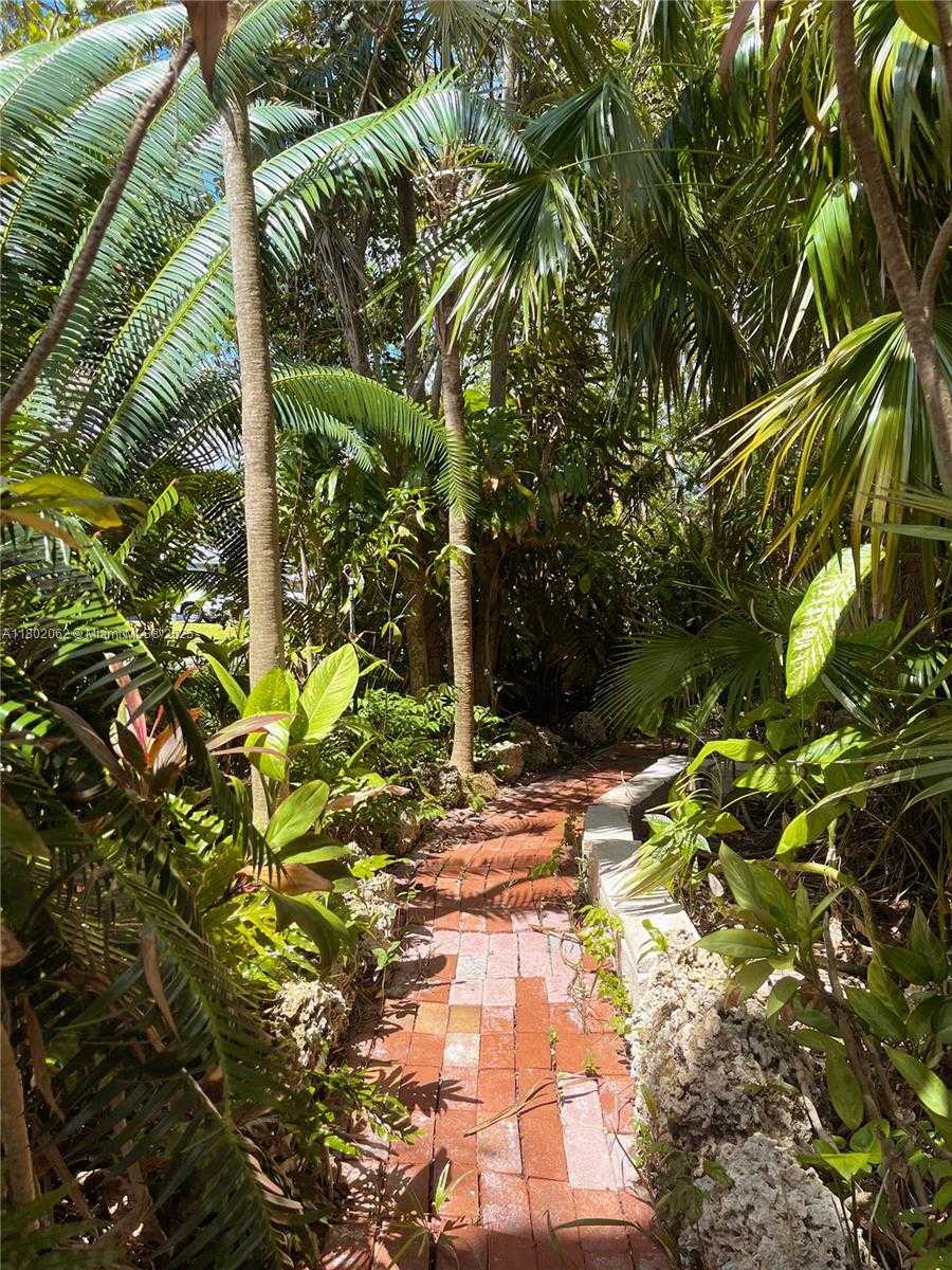 Small Image of 18710 BELMONT DR, Cutler Bay Number 35