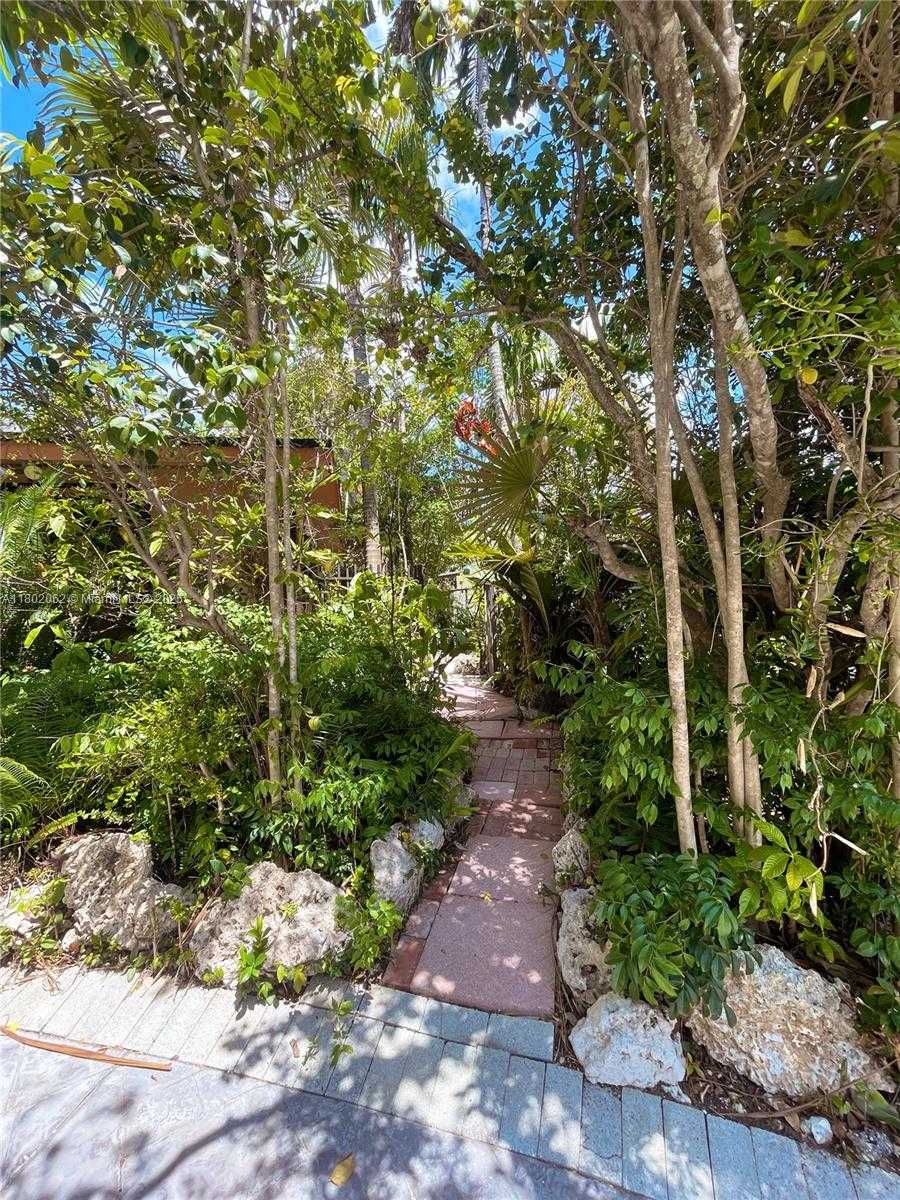 Small Image of 18710 BELMONT DR, Cutler Bay Number 37