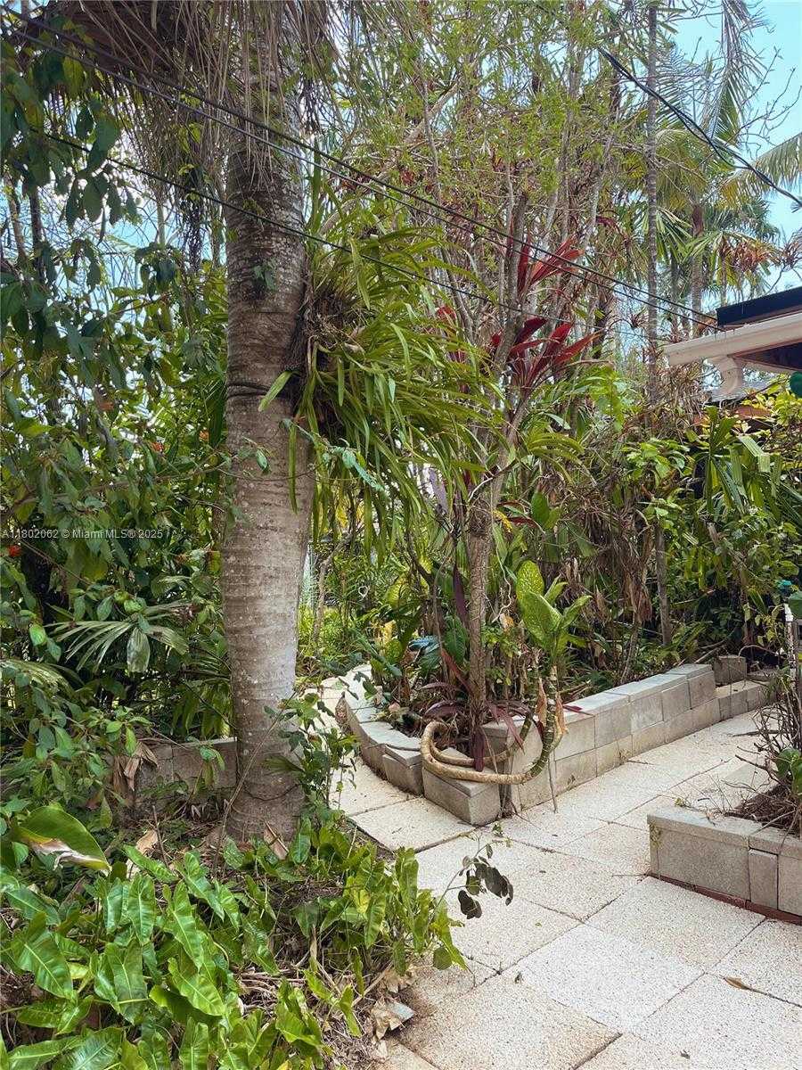 Small Image of 18710 BELMONT DR, Cutler Bay Number 40