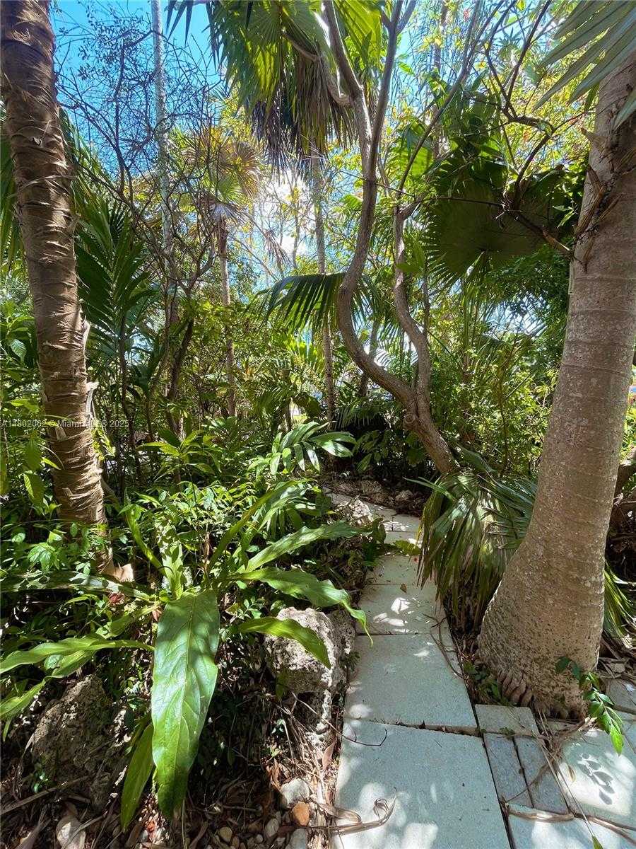 Small Image of 18710 BELMONT DR, Cutler Bay Number 41