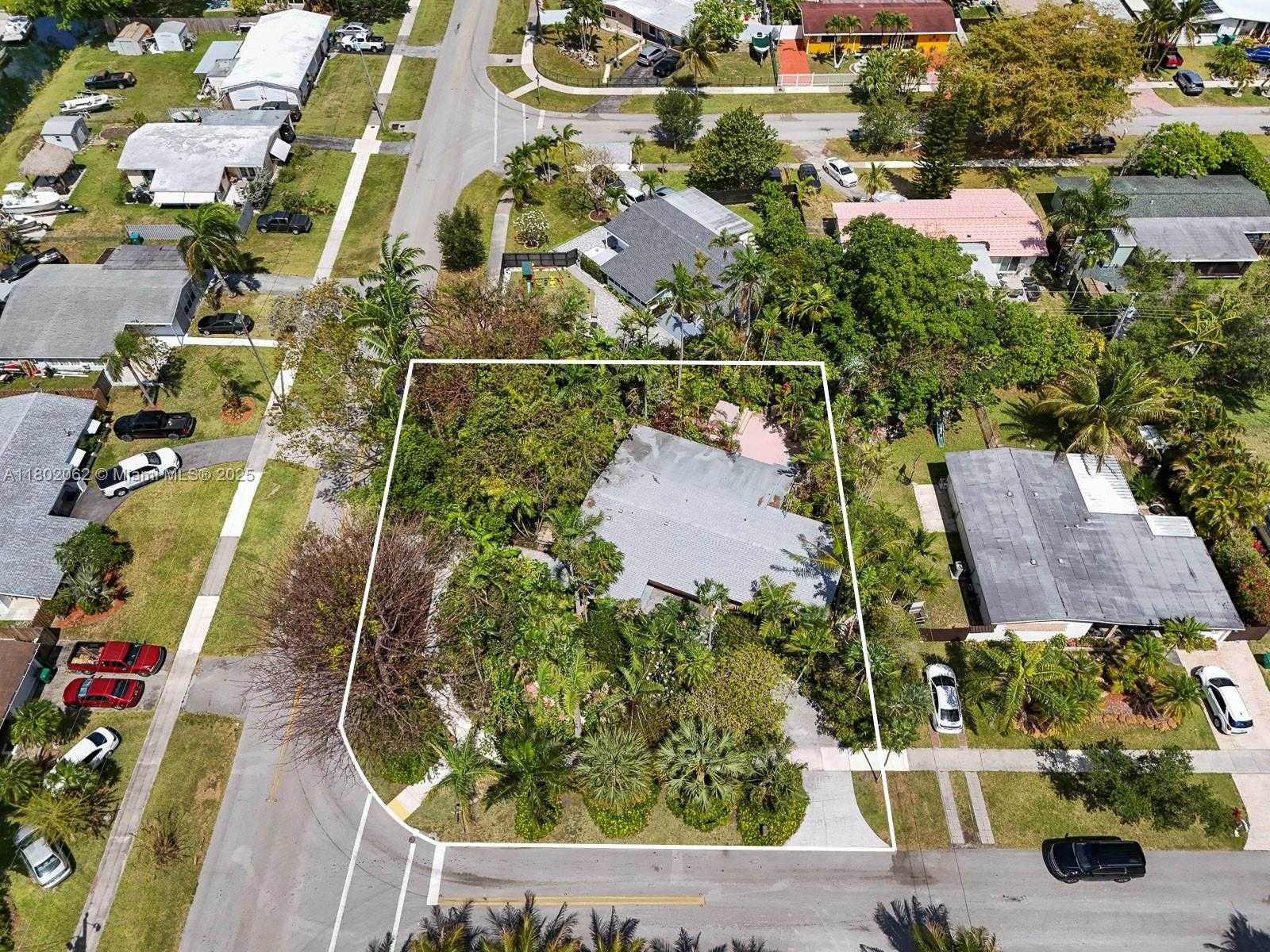 Small Image of 18710 BELMONT DR, Cutler Bay Number 49