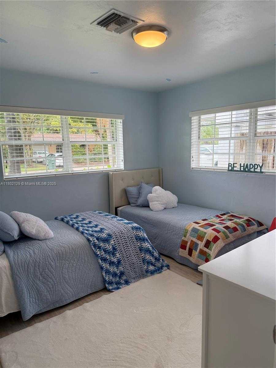 Small Image of 4441 NORTH EAST 17TH AVE, Oakland Park Number 14