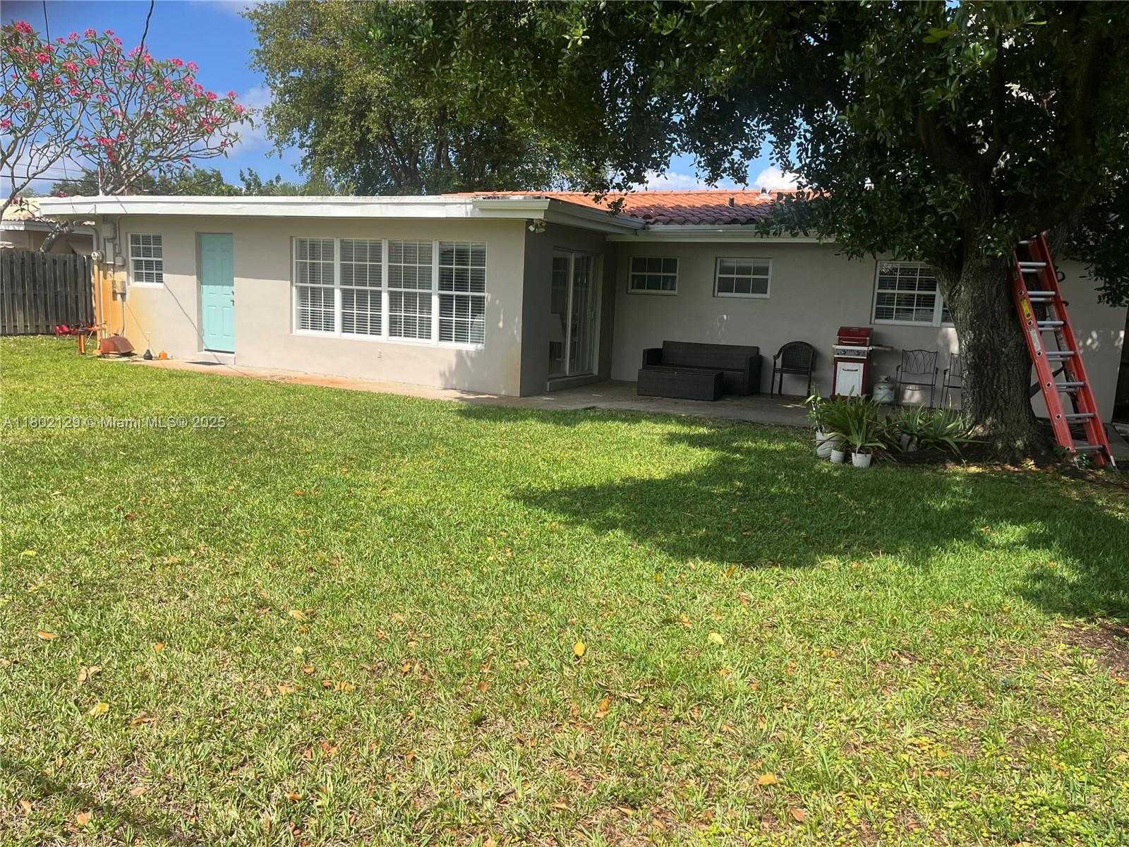 Small Image of 4441 NORTH EAST 17TH AVE, Oakland Park Number 5