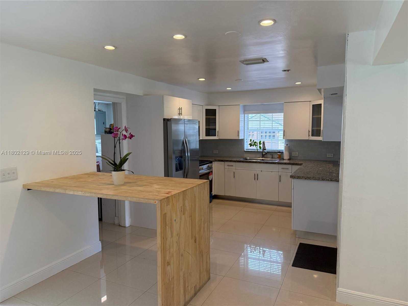 Small Image of 4441 NORTH EAST 17TH AVE, Oakland Park Number 6