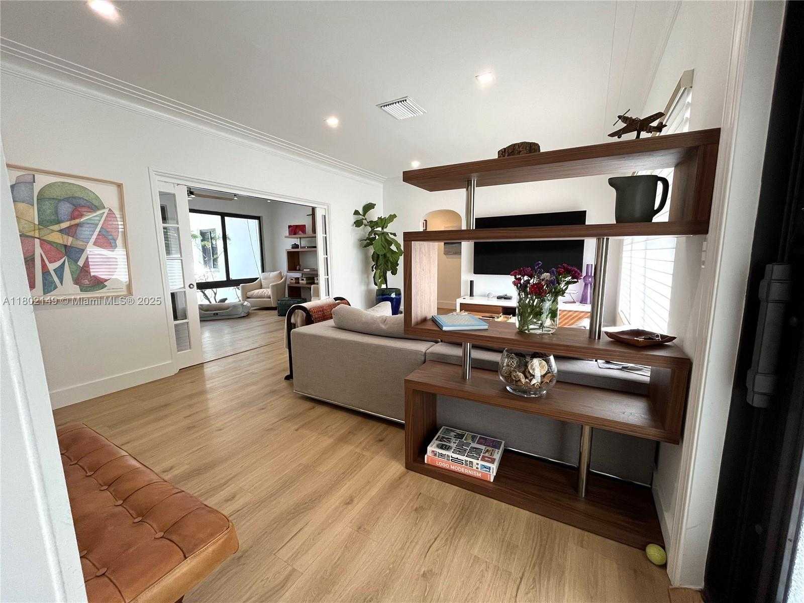 Small Image of 465 NORTH EAST 52ND ST, Miami Number 10