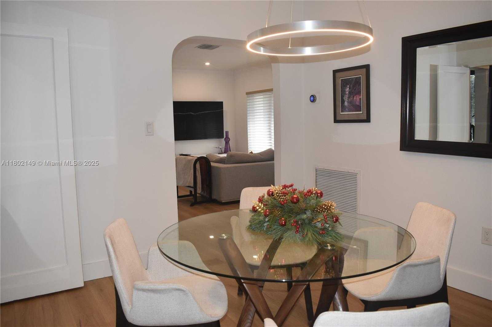 Small Image of 465 NORTH EAST 52ND ST, Miami Number 12