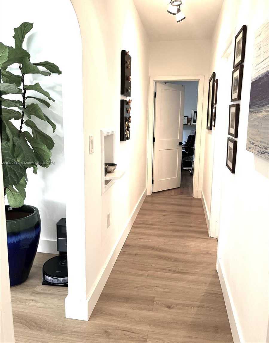 Small Image of 465 NORTH EAST 52ND ST, Miami Number 17