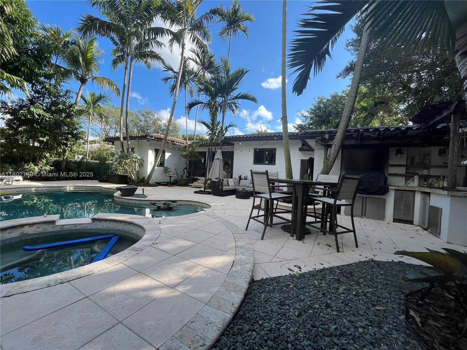 Small Image of 465 NORTH EAST 52ND ST, Miami Number 27