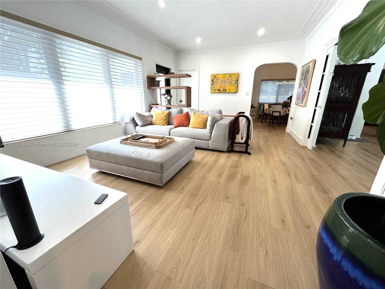 Small Image of 465 NORTH EAST 52ND ST, Miami Number 9
