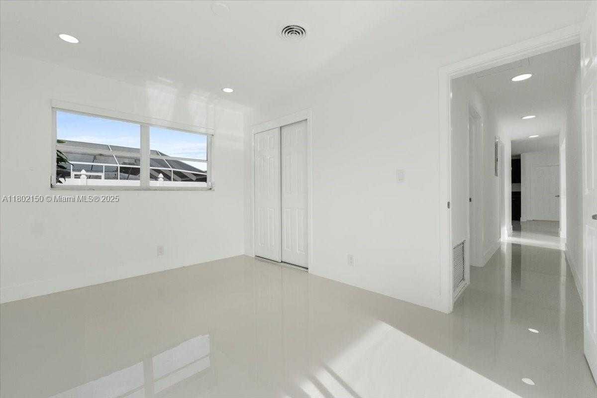 Small Image of 1910 NORTH WEST 36TH ST, Oakland Park Number 12