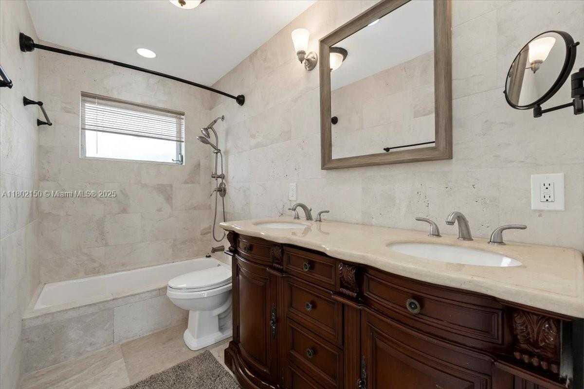 Small Image of 1910 NORTH WEST 36TH ST, Oakland Park Number 24