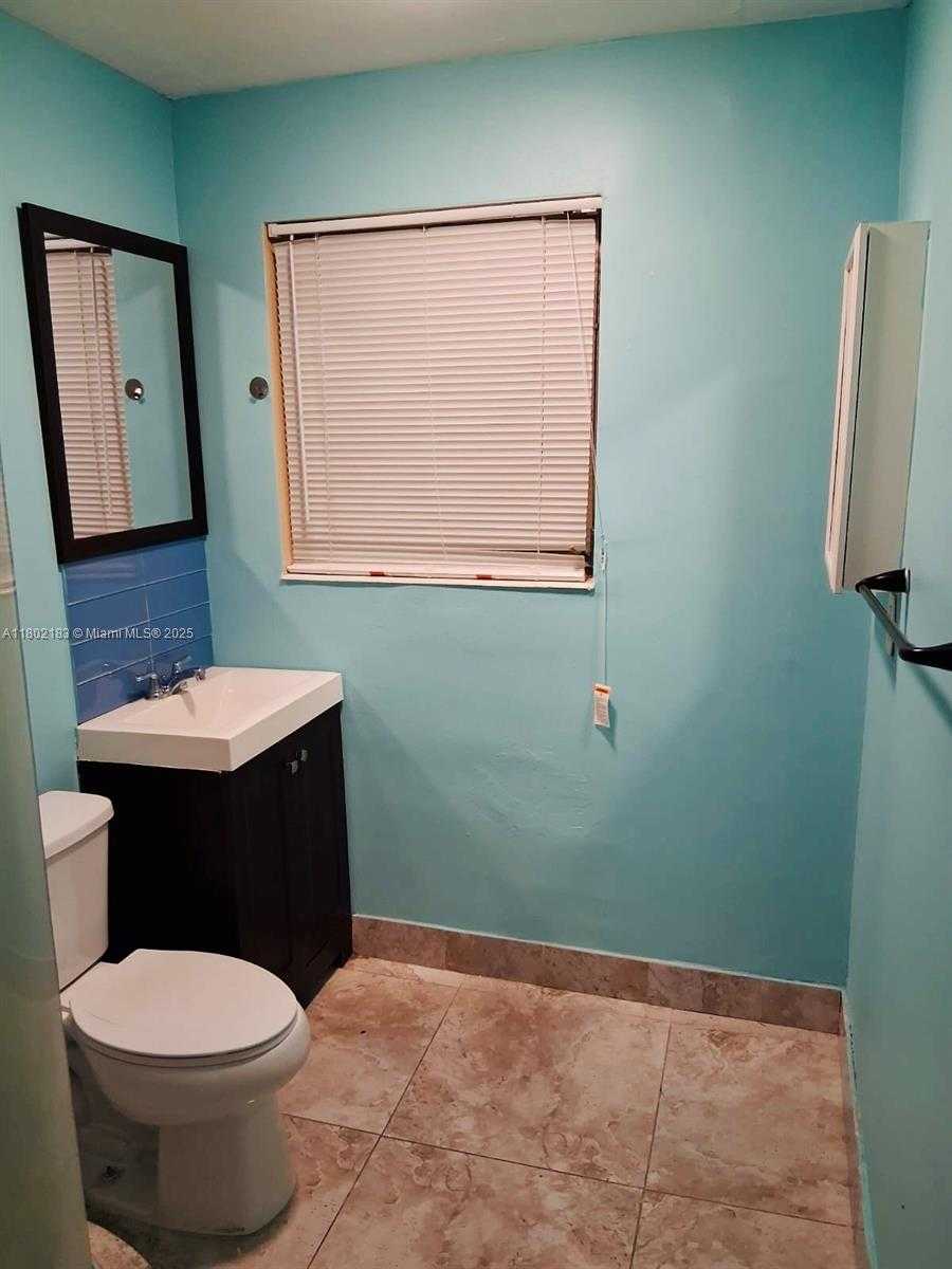 Small Image of 8761 NORTH WEST 12TH ST, Pembroke Pines Number 22