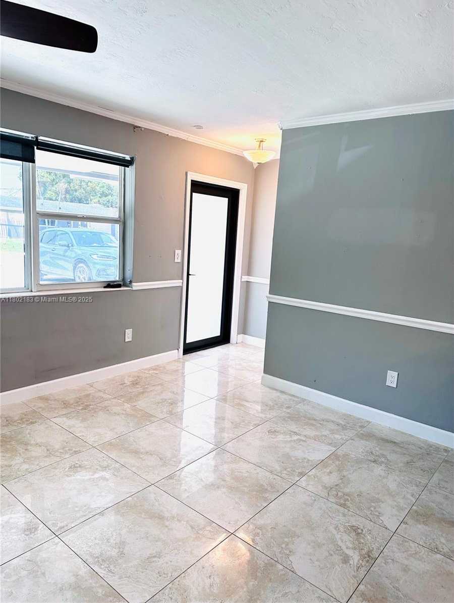 Small Image of 8761 NORTH WEST 12TH ST, Pembroke Pines Number 5