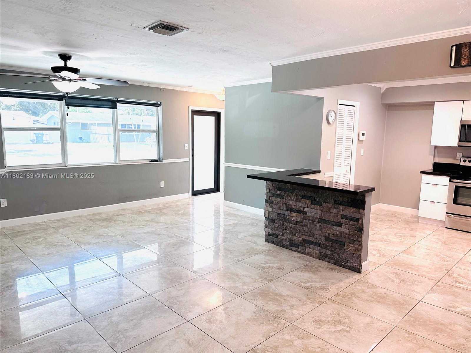 Small Image of 8761 NORTH WEST 12TH ST, Pembroke Pines Number 6