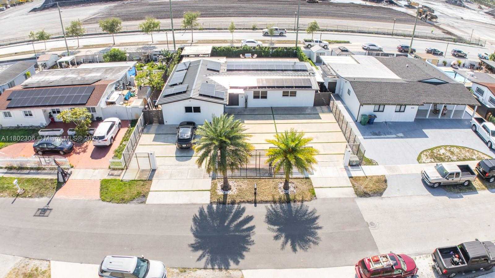 Small Image of 18250 NORTH WEST 86TH AVE, Hialeah Number 16