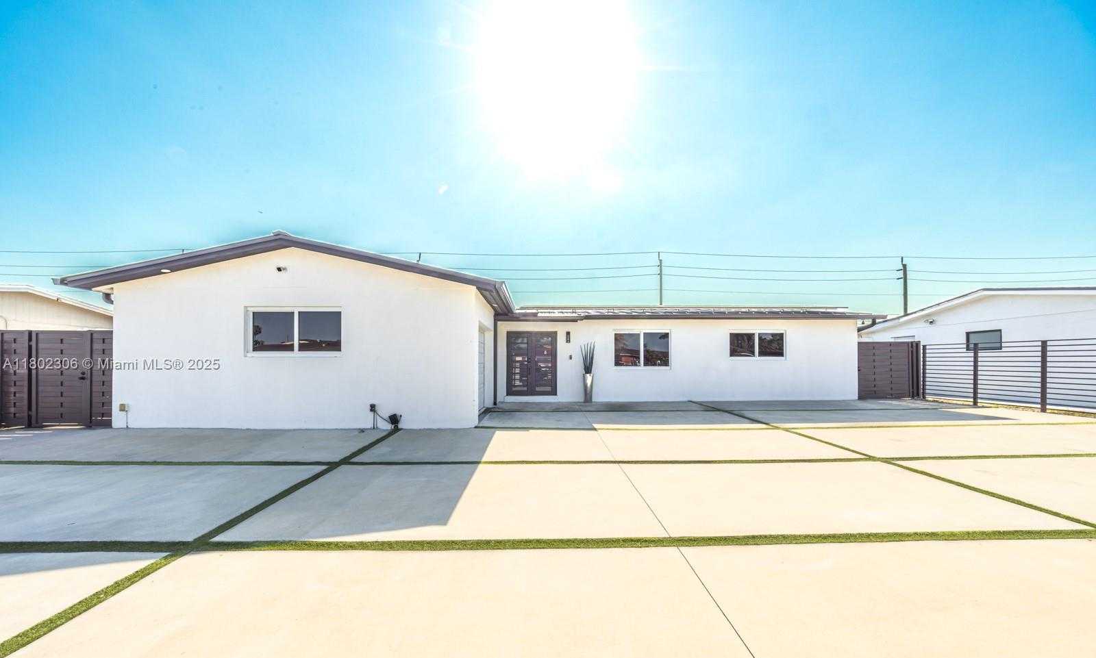 Small Image of 18250 NORTH WEST 86TH AVE, Hialeah Number 17