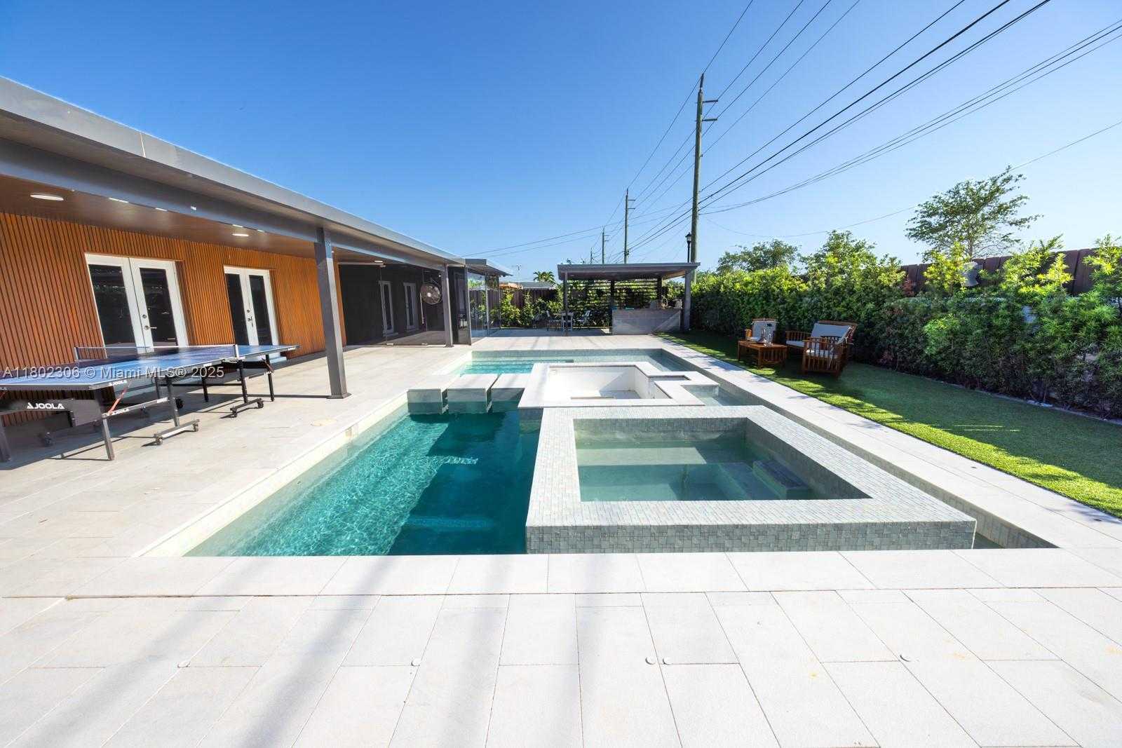 Small Image of 18250 NORTH WEST 86TH AVE, Hialeah Number 22