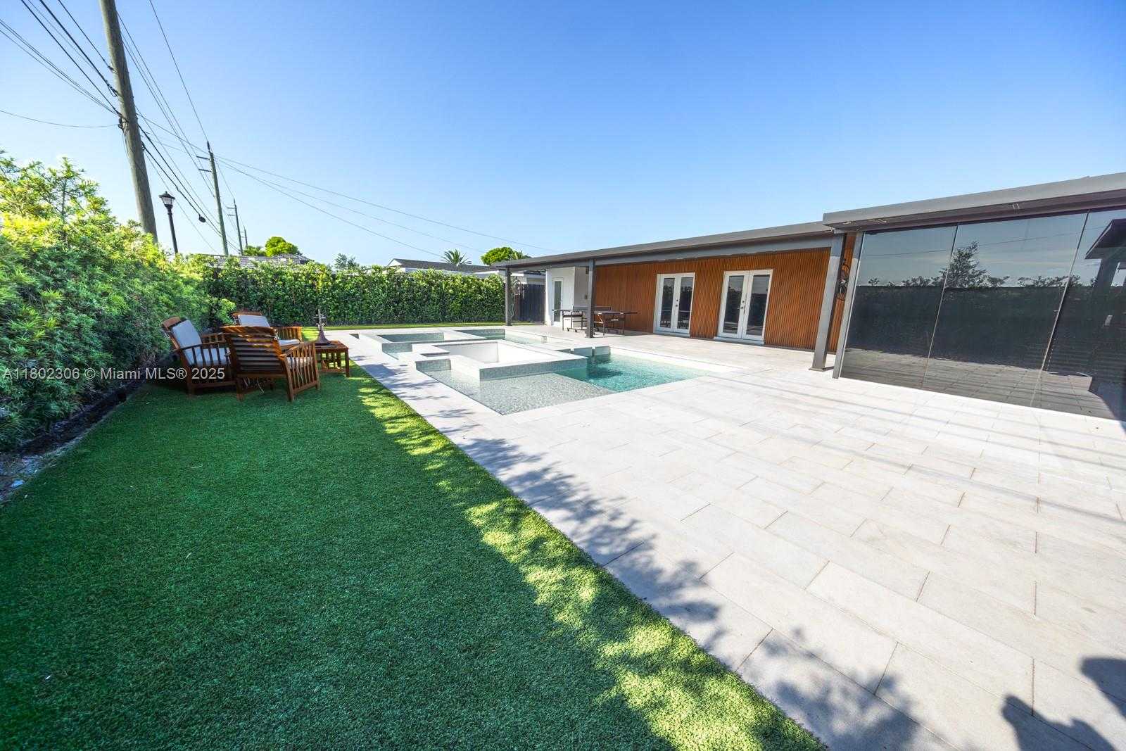 Small Image of 18250 NORTH WEST 86TH AVE, Hialeah Number 24
