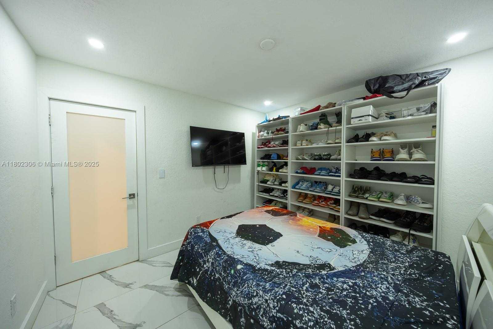 Small Image of 18250 NORTH WEST 86TH AVE, Hialeah Number 26
