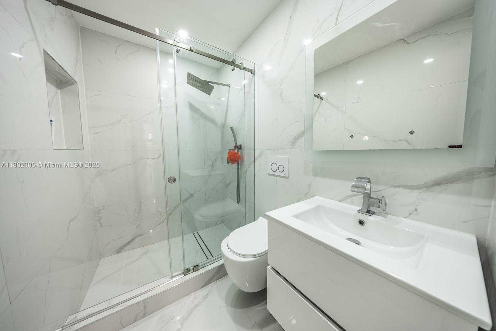 Small Image of 18250 NORTH WEST 86TH AVE, Hialeah Number 29