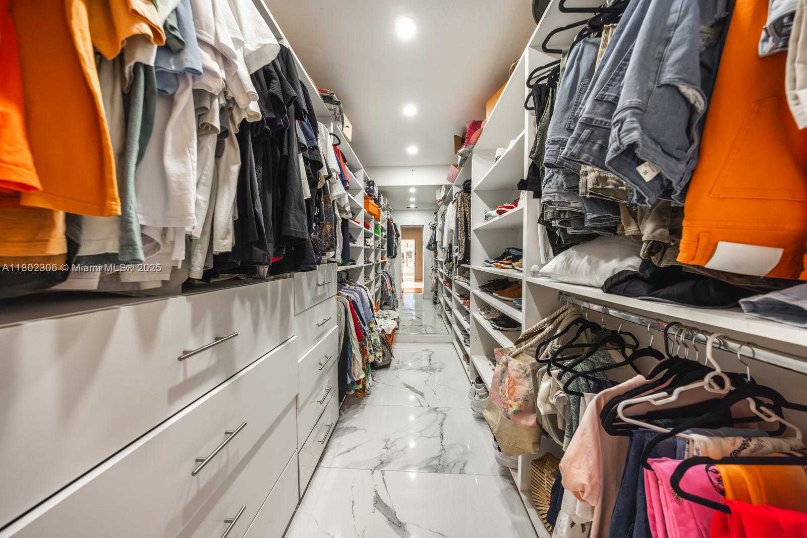Small Image of 18250 NORTH WEST 86TH AVE, Hialeah Number 30