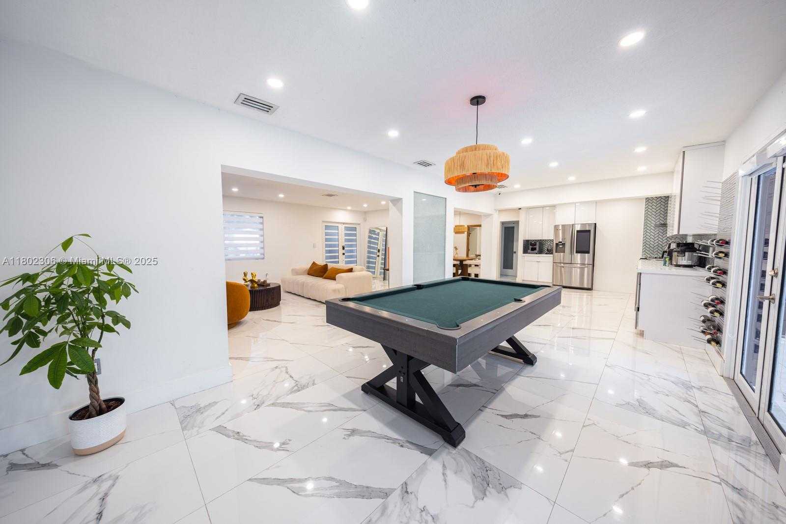 Small Image of 18250 NORTH WEST 86TH AVE, Hialeah Number 9