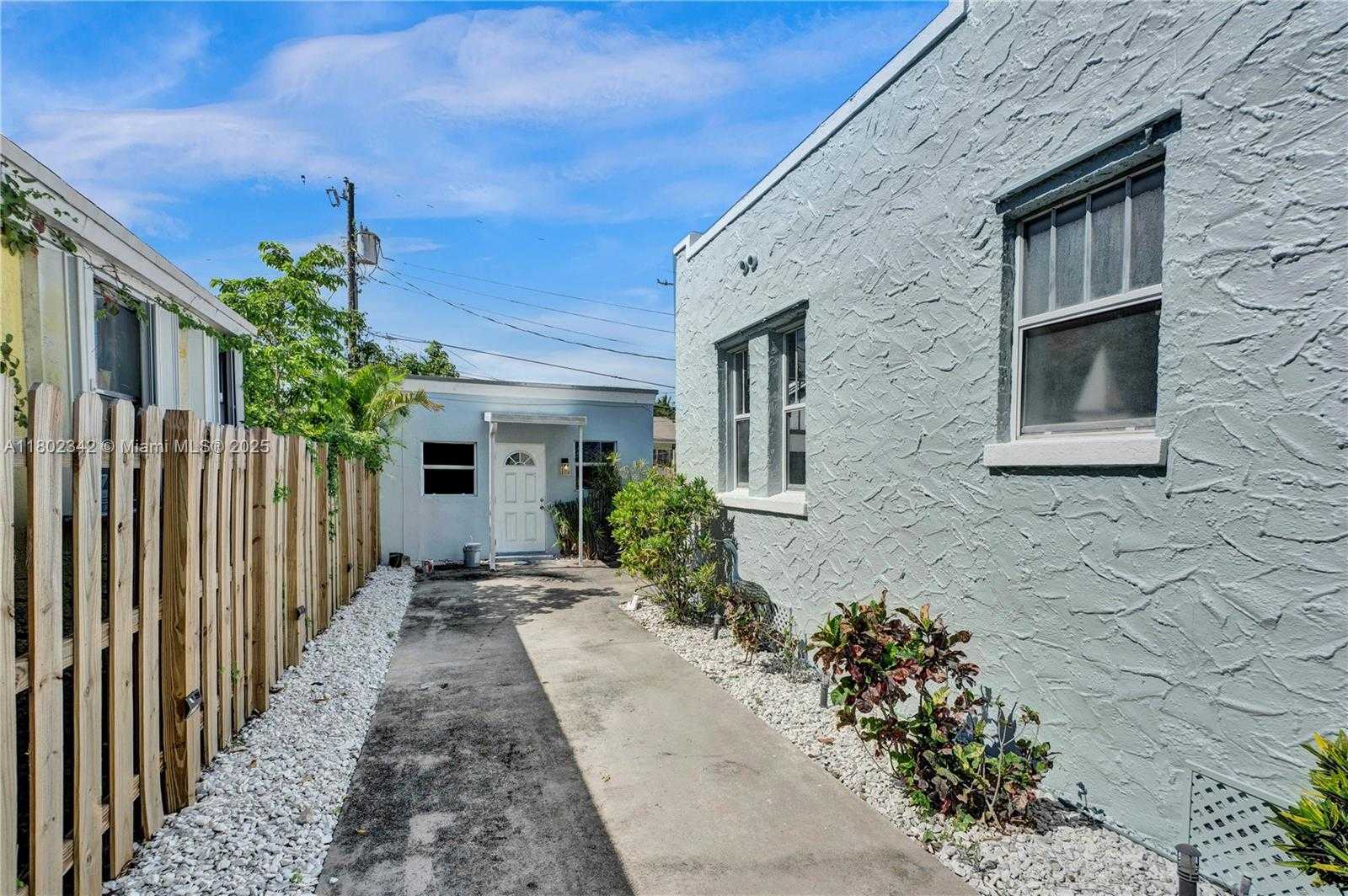 Small Image of 38 NORTH WEST 47TH TER, Miami Number 7