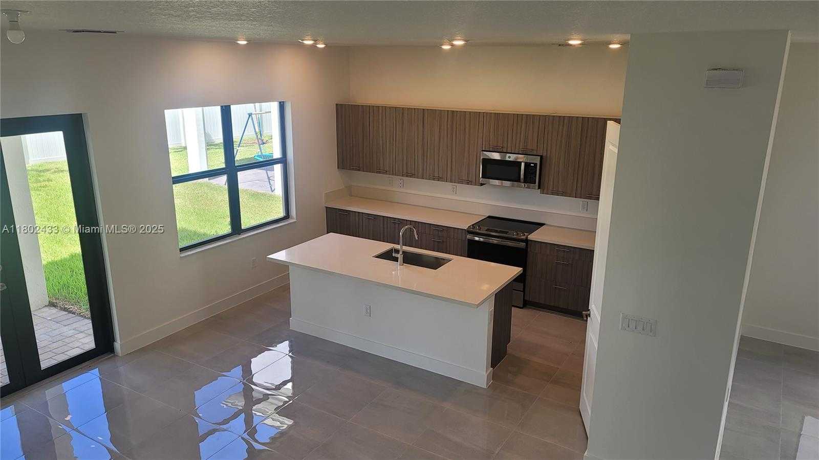 Small Image of 4578 SOUTH WEST 174TH AVE, Miramar Number 7