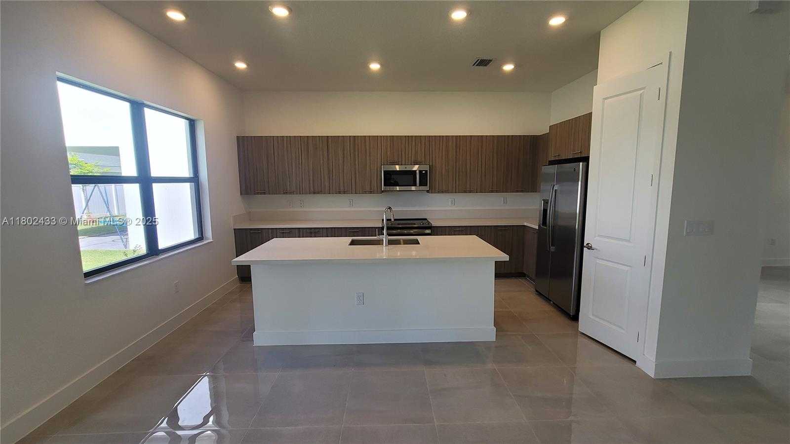 Small Image of 4578 SOUTH WEST 174TH AVE, Miramar Number 8
