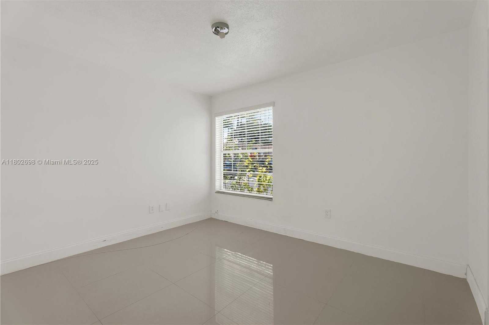Small Image of 9826 SOUTH WEST 222ND TER, Cutler Bay Number 3