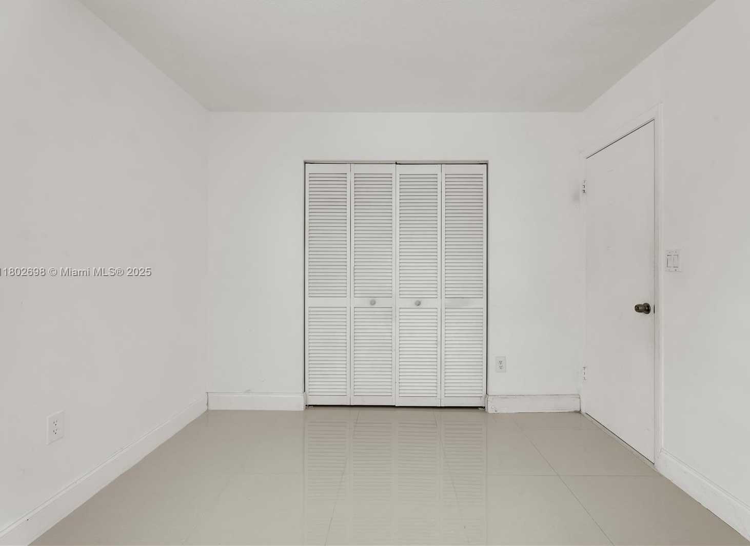 Small Image of 9826 SOUTH WEST 222ND TER, Cutler Bay Number 4