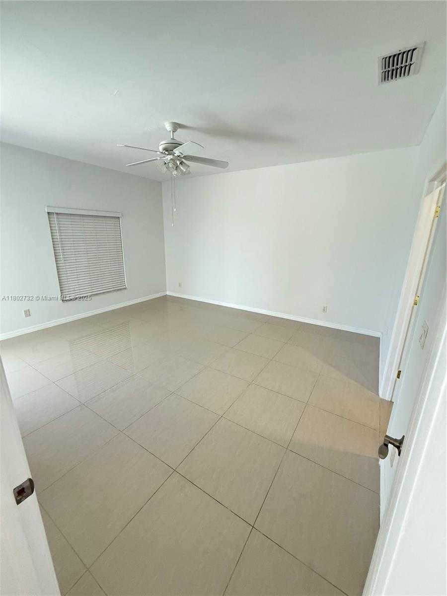 Small Image of 1309 NORTH EAST 16 TERR, Cape Coral Number 18