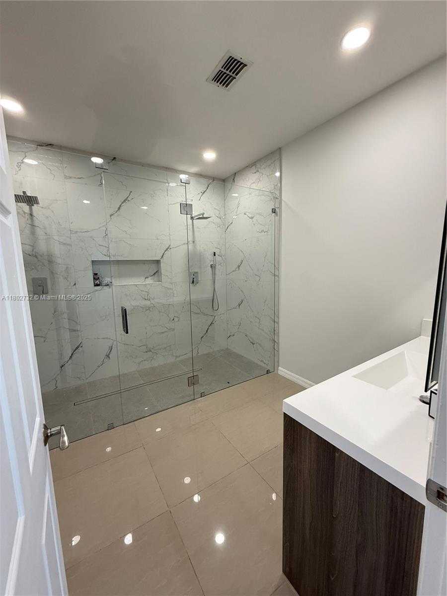 Small Image of 1309 NORTH EAST 16 TERR, Cape Coral Number 20
