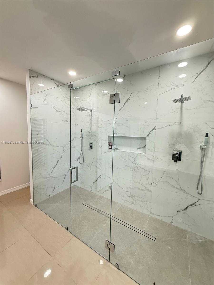Small Image of 1309 NORTH EAST 16 TERR, Cape Coral Number 22