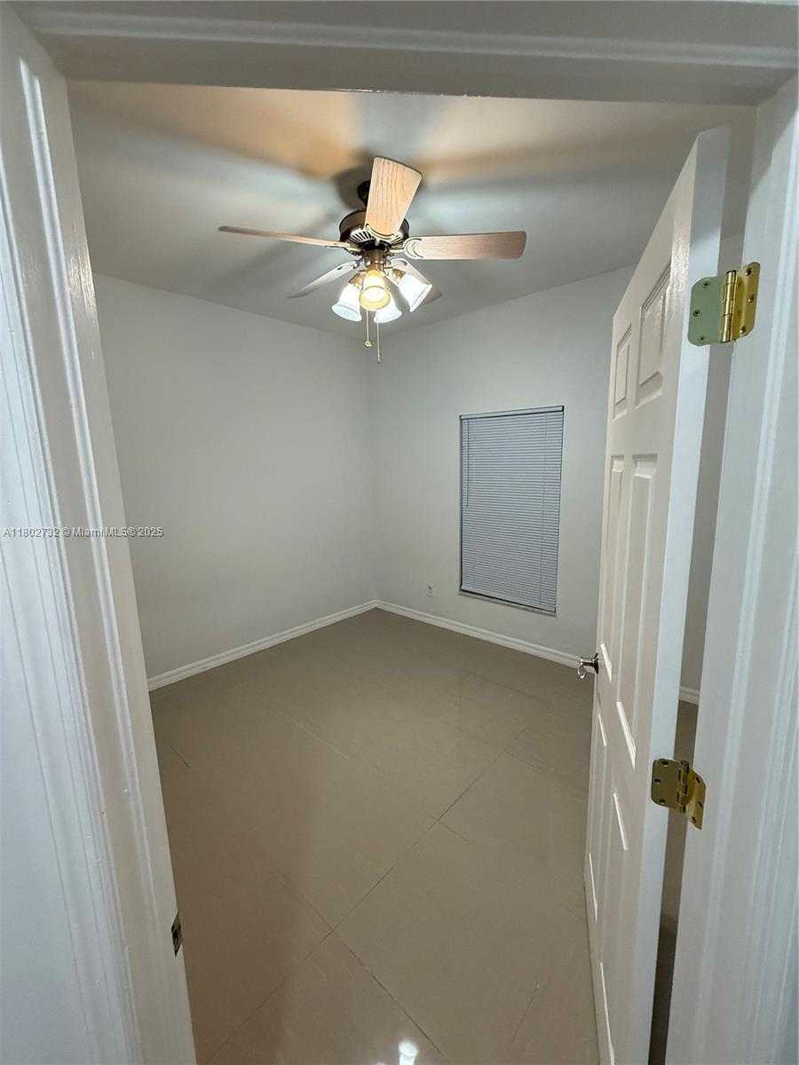 Small Image of 1309 NORTH EAST 16 TERR, Cape Coral Number 30