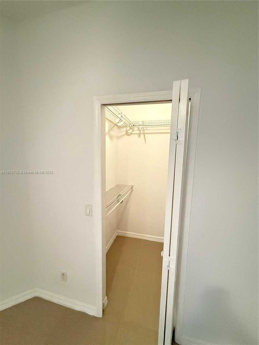 Small Image of 1309 NORTH EAST 16 TERR, Cape Coral Number 34