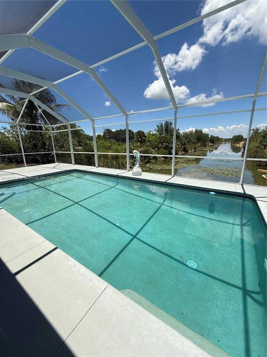 Small Image of 1309 NORTH EAST 16 TERR, Cape Coral Number 39