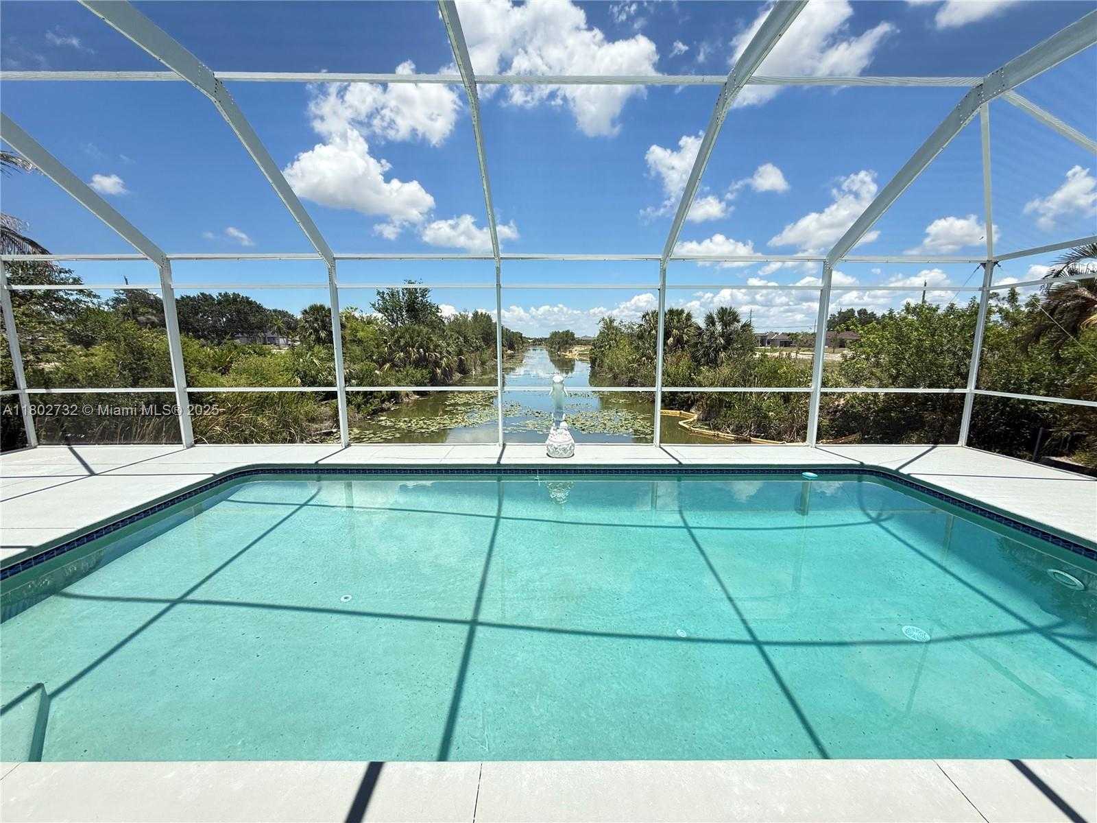 Small Image of 1309 NORTH EAST 16 TERR, Cape Coral Number 41