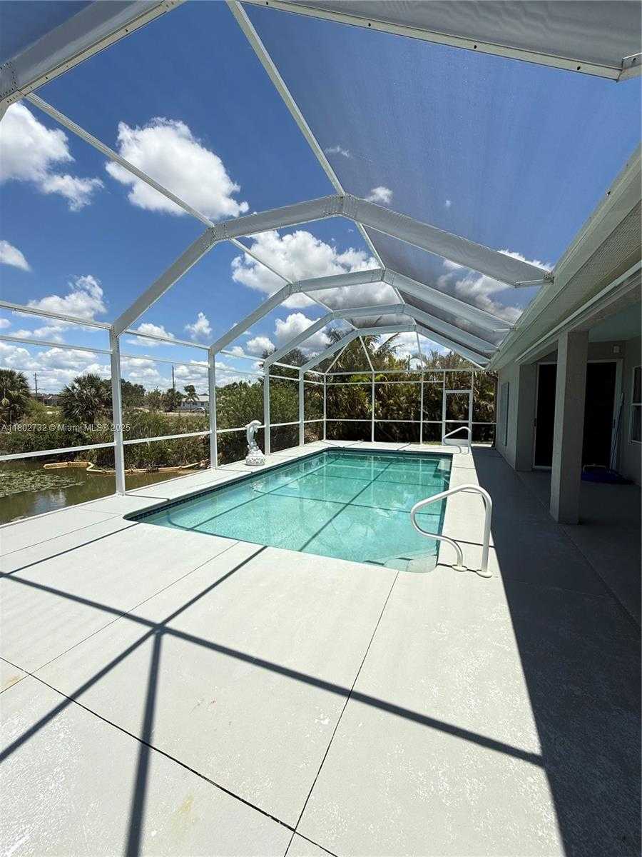 Small Image of 1309 NORTH EAST 16 TERR, Cape Coral Number 43
