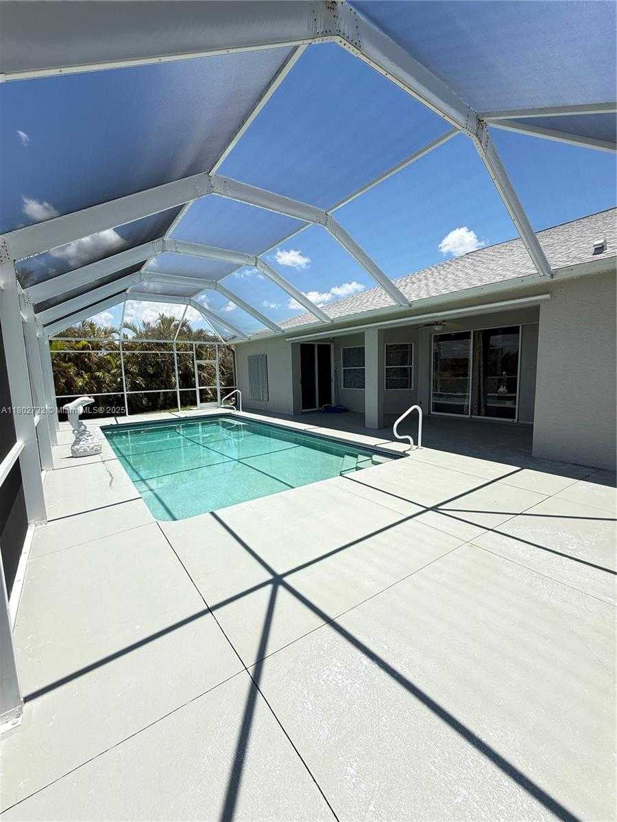 Small Image of 1309 NORTH EAST 16 TERR, Cape Coral Number 44