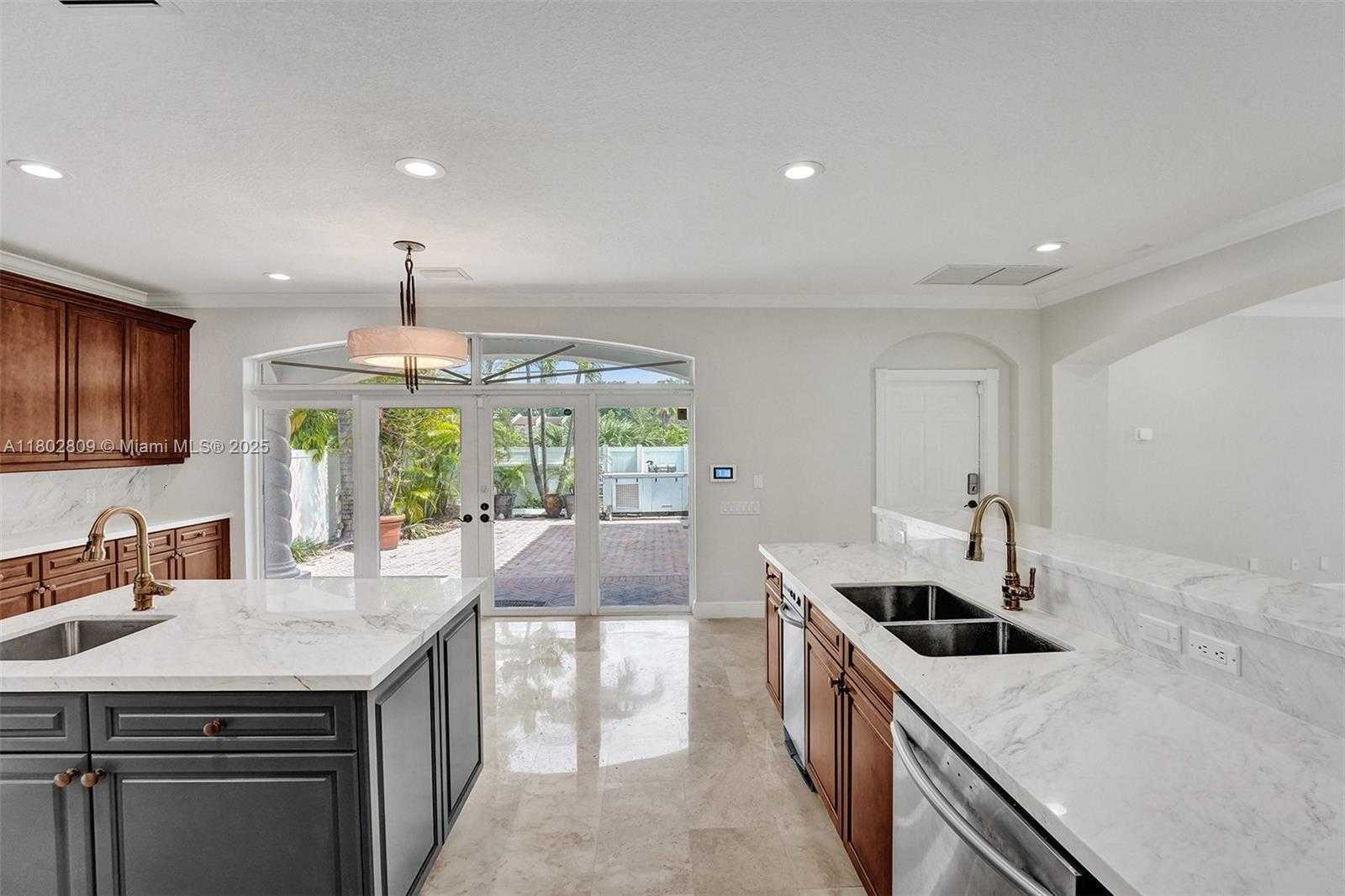 Small Image of 827 SOUTH EAST 2ND CT, Fort Lauderdale Number 11