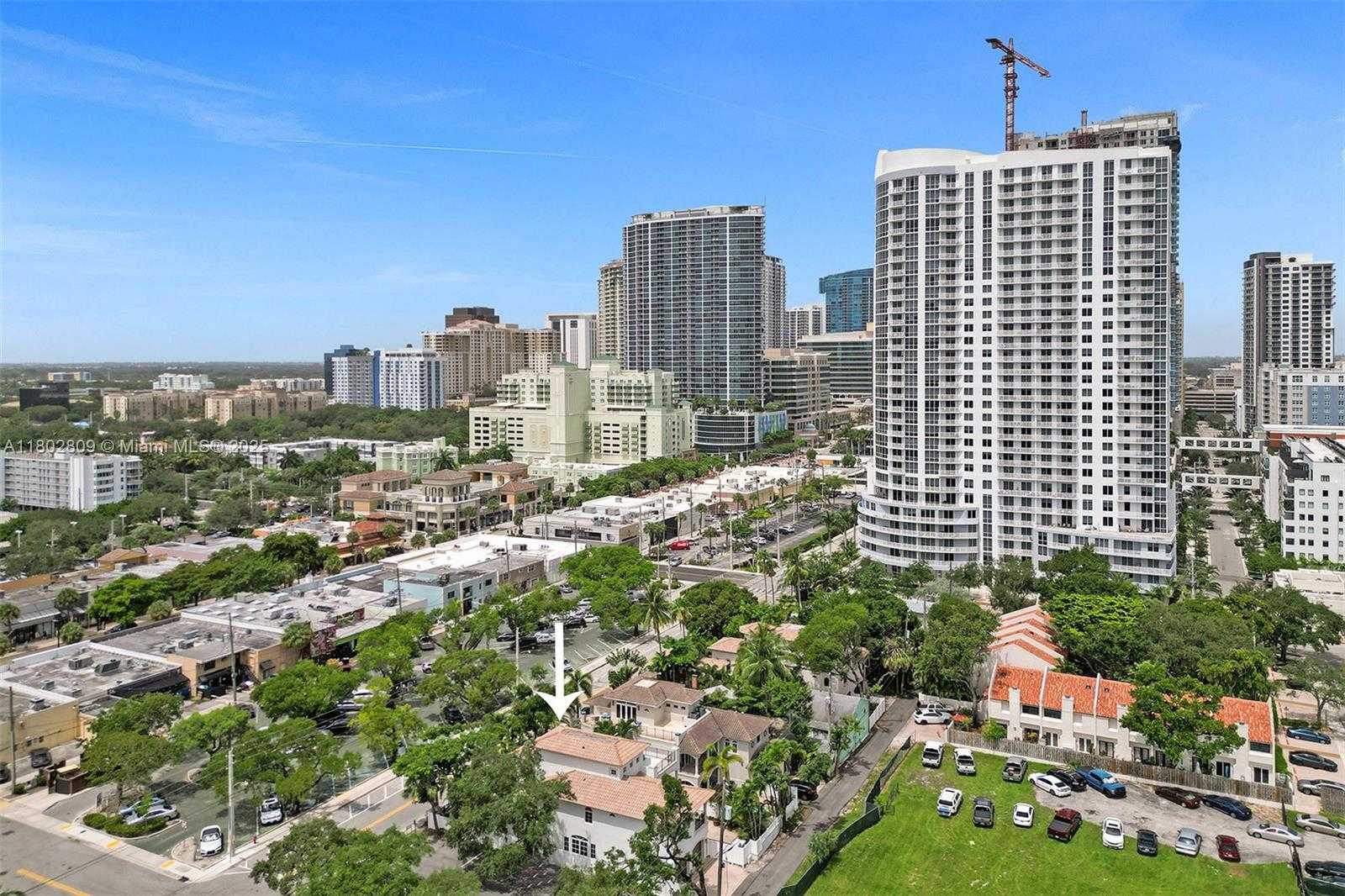 Small Image of 827 SOUTH EAST 2ND CT, Fort Lauderdale Number 2