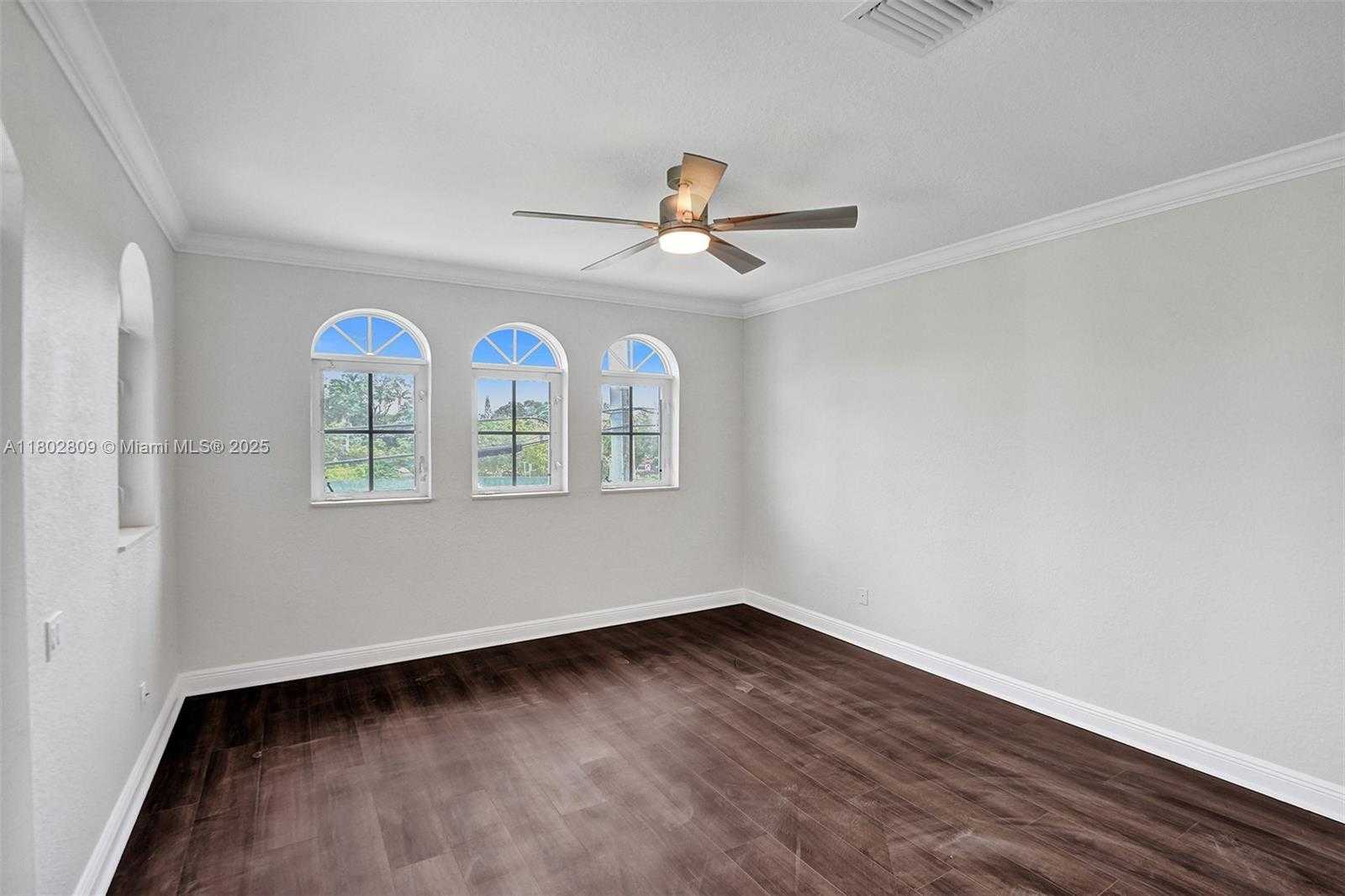 Small Image of 827 SOUTH EAST 2ND CT, Fort Lauderdale Number 32
