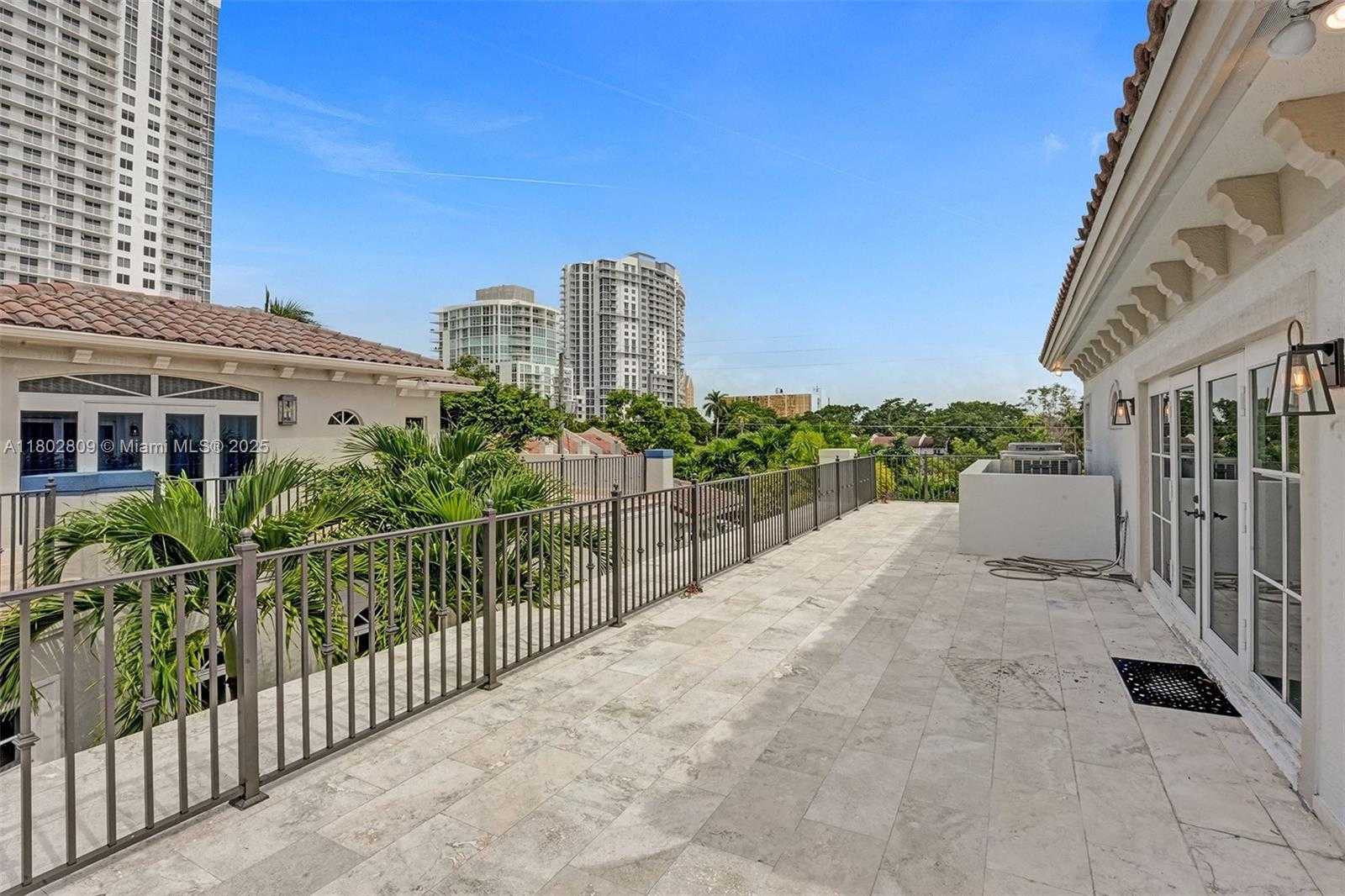 Small Image of 827 SOUTH EAST 2ND CT, Fort Lauderdale Number 38
